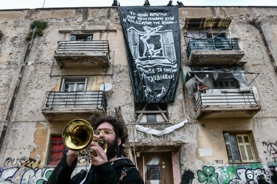 Στον βωμό της στρατηγικής της έντασης